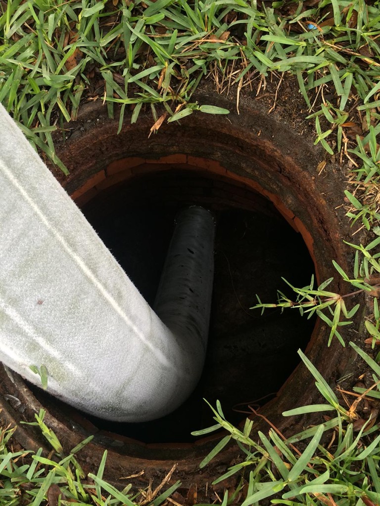 Trenchless Lining Manhole to Manhole!
